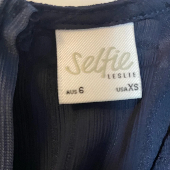 Selfie Leslie Maddox Fit and Flare Long Sleeve Navy Romper Size XS - Picture 2 of 9